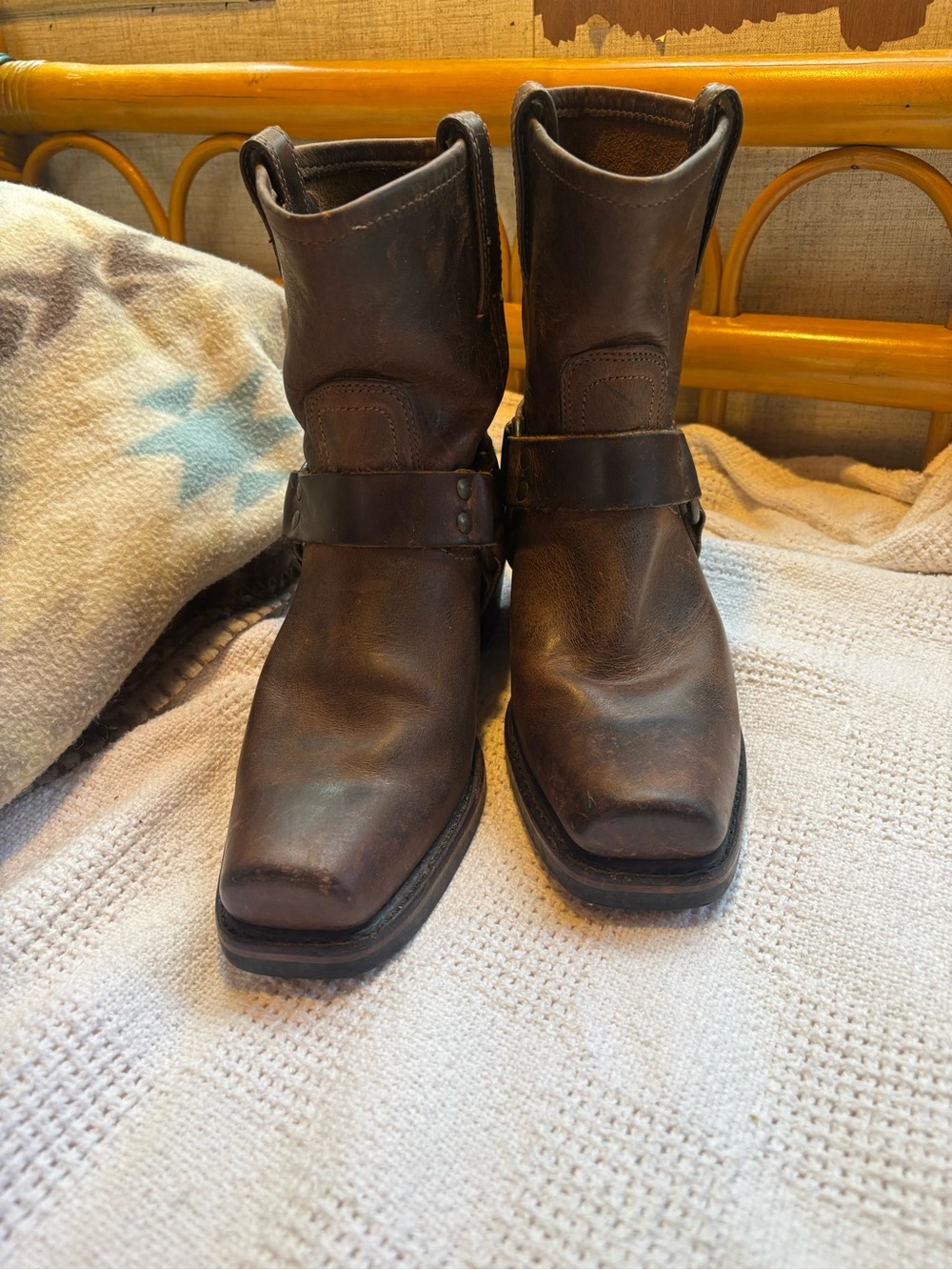 Women’s Frye 8R harness boots size 8